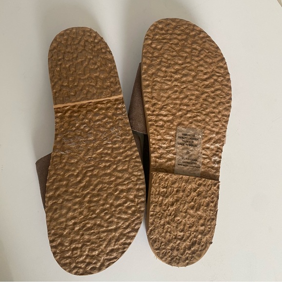 Vince Camuto Suede Kanadial Faux Fur Taupe Slides - Size 8 NWOB - Picture 4 of 9
